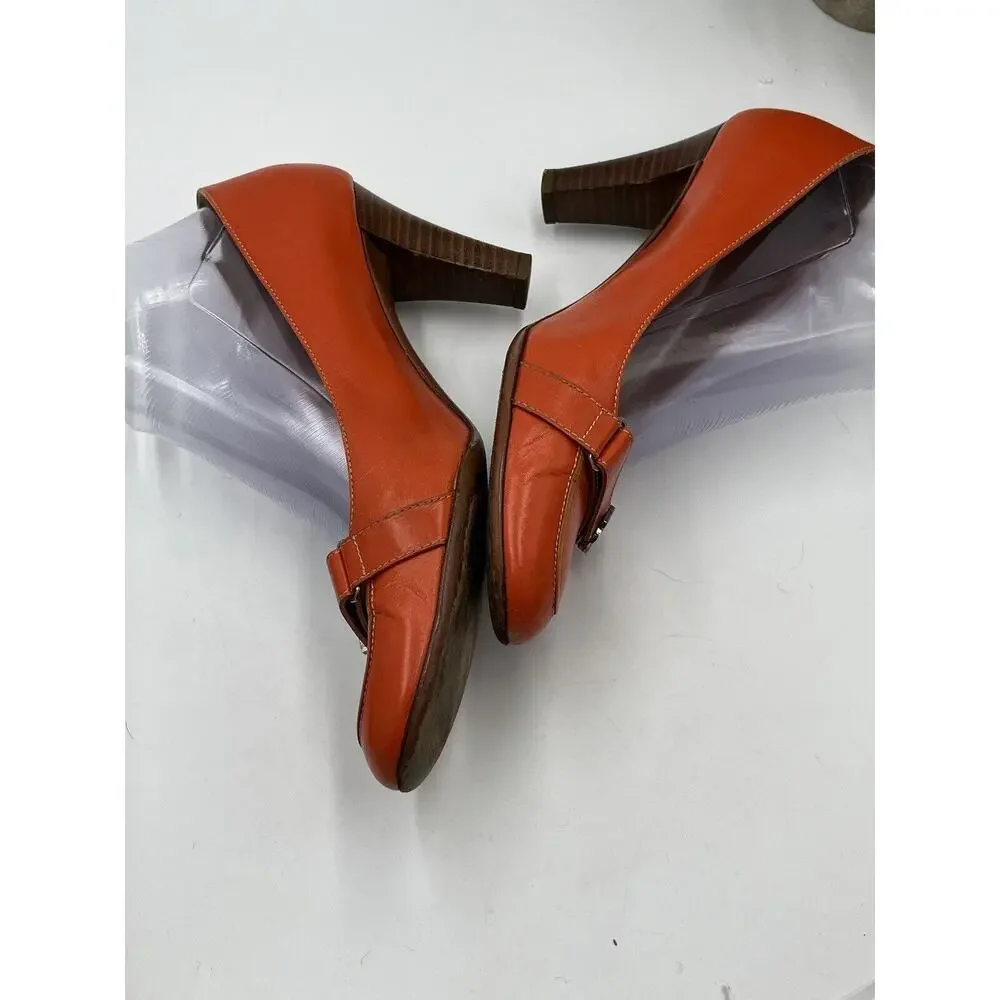 SALVATORE FERRAGAMO Orange Leather Gancini Pumps Button Metal Sz 7.5B/38‎